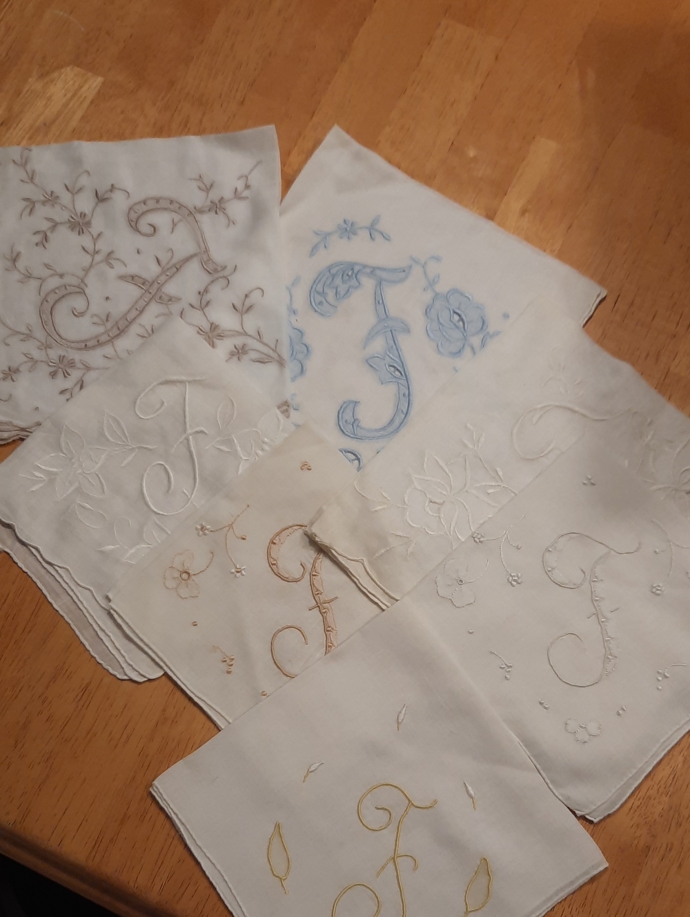 Vintage Womens Hankercheifs With Embrodiered "F" 7 Different Pieces.